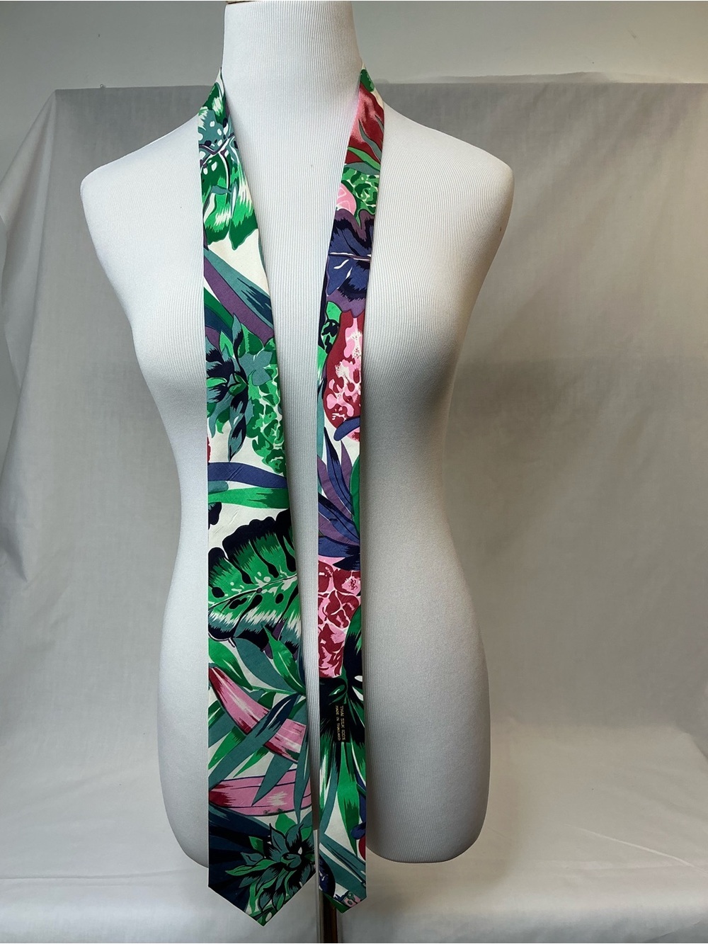 2039 - Floral Print Skinny Tie in Green and Pink